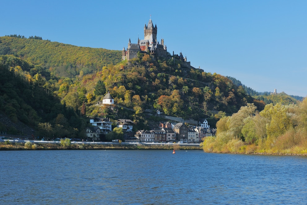 Cochem mit der Reichsburg darüber