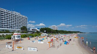Rettungsschwimmer der DLRG sind an vielen Ostsee-Stränden im Einsatz