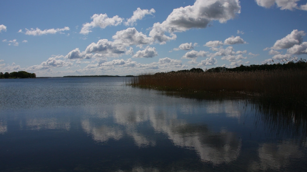 Polen; Masuren; See; Reiseziel; Natur; Wasser; Aussicht; Himmel; Wolkenhimmel; Wolken; Ruhe; Stille; Idylle;