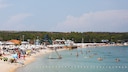 Der Zrce Strand von Novalja ist beliebt bei Partytouristen
