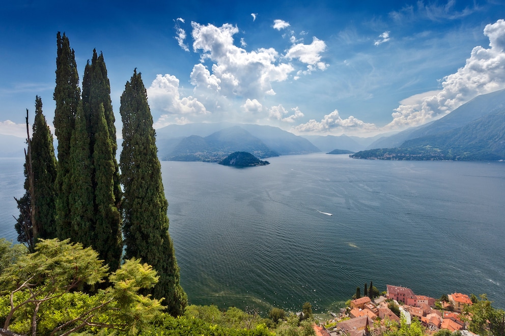 De como. Озеро Комо. Италия. Лаго ди Комо Италия. Швейцария озеро Комо. Il Sereno Lago di como, озеро Комо, Италия.