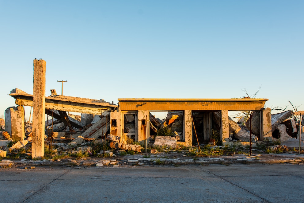  Seit 2009 zieht sich das Wasser in Epecuén immer mehr zurück – und legt die Ruinen frei 