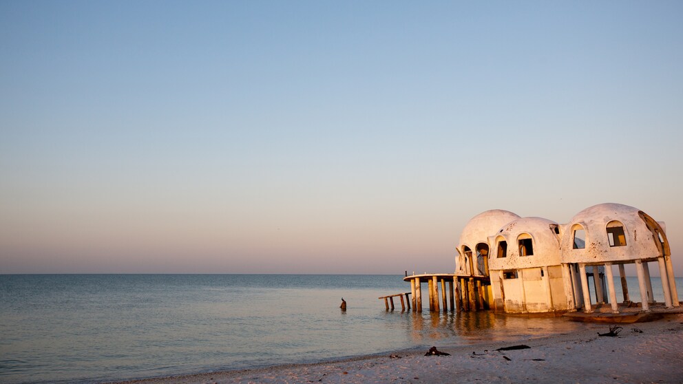 Als ob Raumschiffe im Meer gelandet wären: die Überreste der sogenannten „Dome Houses“ am Cape Romano in Florida