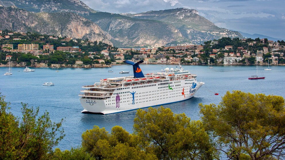 Die MS „Holiday“ im Hafen von Nizza