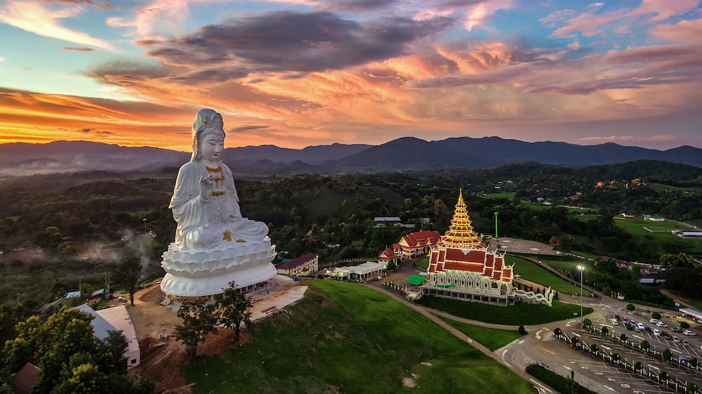 Buddha Luang Pho Yai