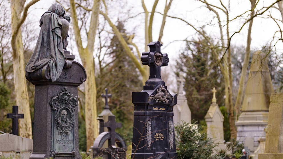 Auf dem Melaten-Friedhof in Köln befinden sich zahlreiche Gräber von Prominenten