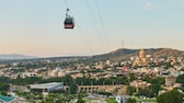 Georgiens Hauptstadt Tiflis begeistert mit einer Seilbahn in der Stadt