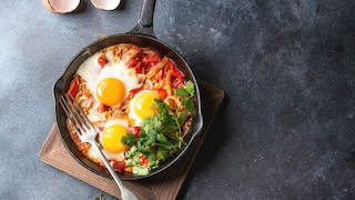 Shakshuka geht zu jeder Tageszeit: zum Frühstück, als Lunch oder Dinner