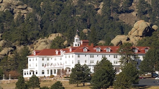 Das Hotel The Stanley in Estes Park (Colorado). Autor Stephen King soll hier zu seinem Grusel-Roman „The Shining“ inspiriert worden sein, der drei Jahre später mit Jack Nicholson als Film in die Kinos kam