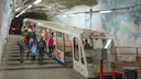 Die steilsten Abschnitte der Metro Alpin im Schweizer Skiort Saa-Fee haben fast 50 Prozent Steigung