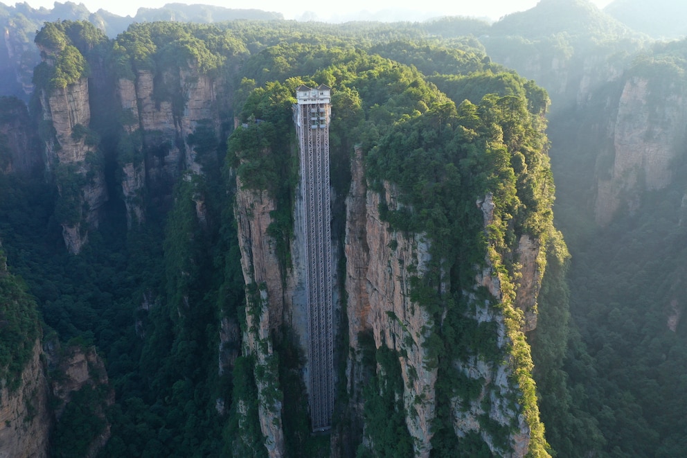 Bailong Elevator