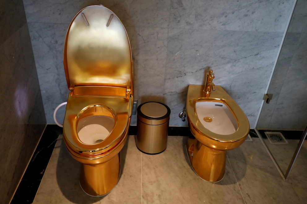 Im Dolce Hanoi Golden Lake verrichtet man sein Geschäft selbstverständlich auf goldenen Toiletten