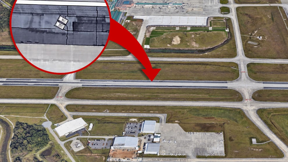 Savannah Airport, Grabsteine