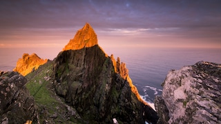 Fans der „Star Wars“-Serie können viele der Drehorte besuchen, zum Beispiel die irische Insel Skellig Michael