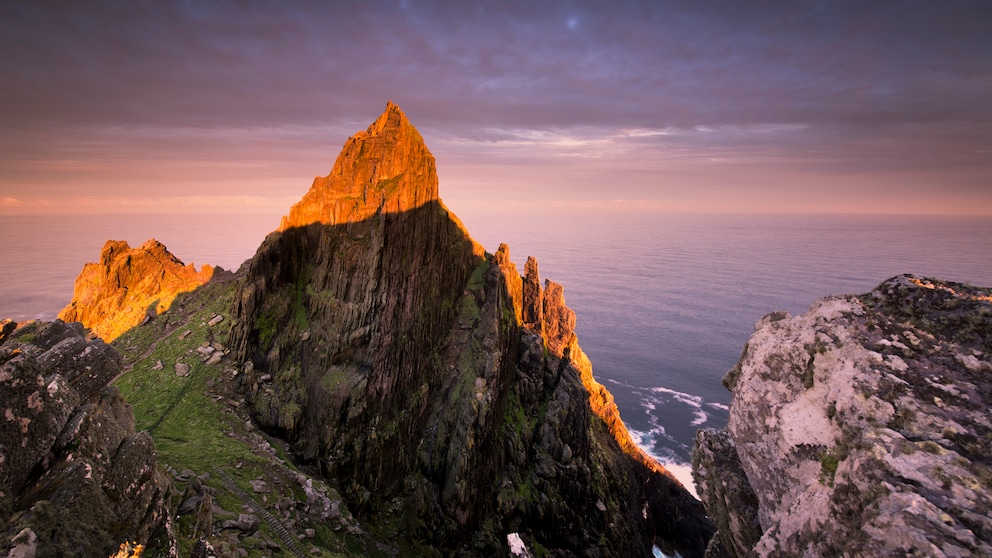 Fans der „Star Wars“-Serie können viele der Drehorte besuchen, zum Beispiel die irische Insel Skellig Michael