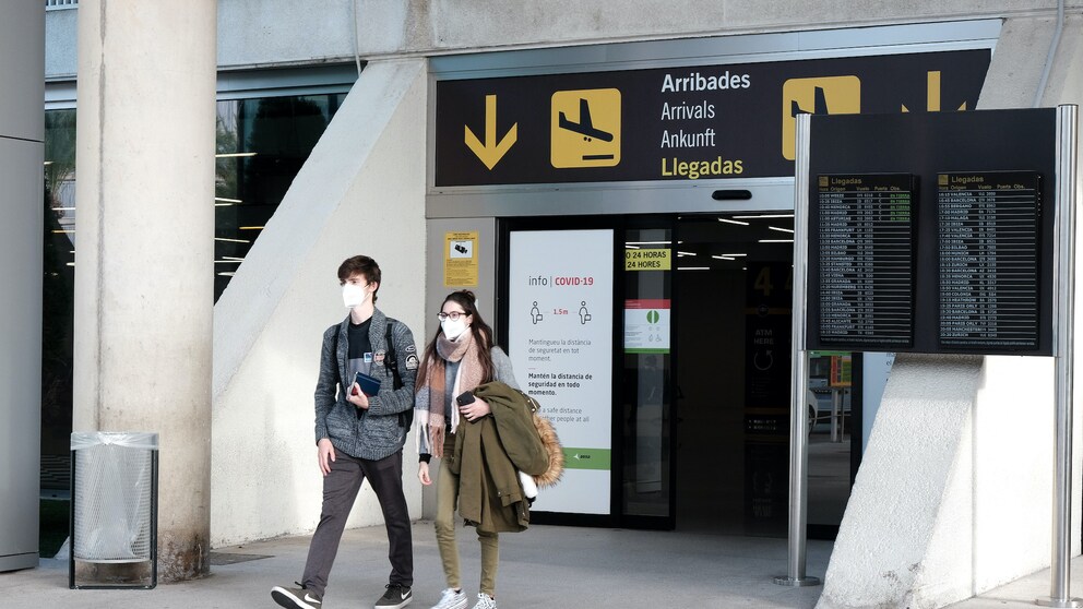 Ankunft am Flughafen auf der Urlaubsinsel Mallorca