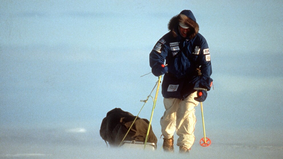 Der Abenteurer Erling Kagge auf Skiern und mit Schlitten auf dem Weg zum Südpol. Aufnahme von 1992.