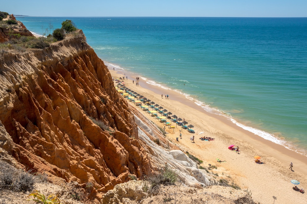 Praia de Falésia an der Algarve