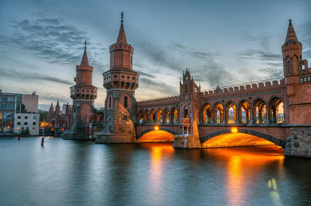 Deutsche Drehorte Oberbaumbrücke Berlin