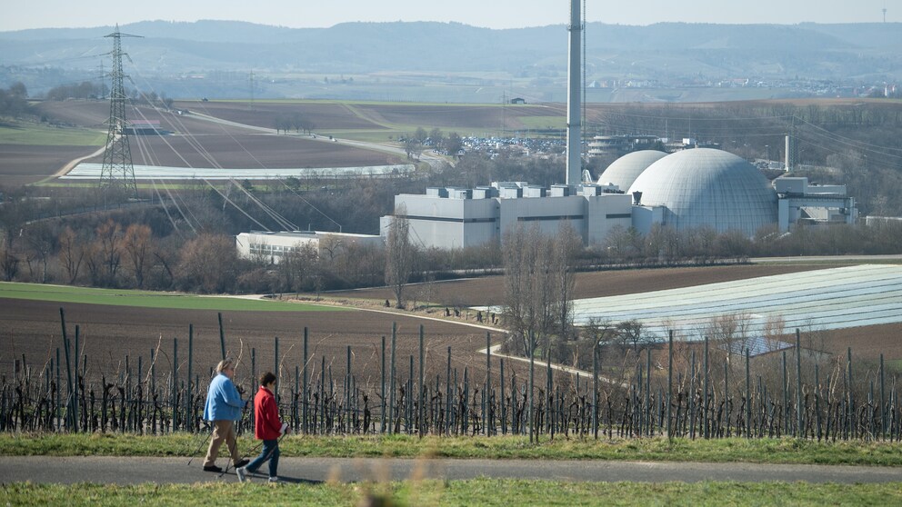 Wanderweg am Kernkraftwerk Neckarwestheim