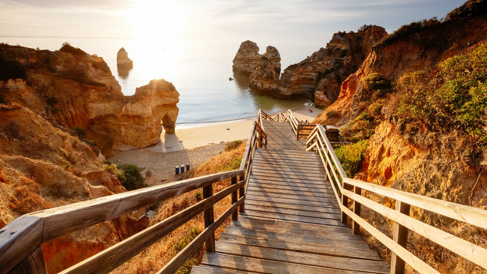 Wann sind Reisen nach Portugal wieder möglich? Praia do Camilo, Algarve