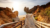 Wann sind Reisen nach Portugal wieder möglich? Praia do Camilo, Algarve