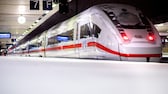 ICE der Deutschen Bahn trotz Corona nachts fahren
