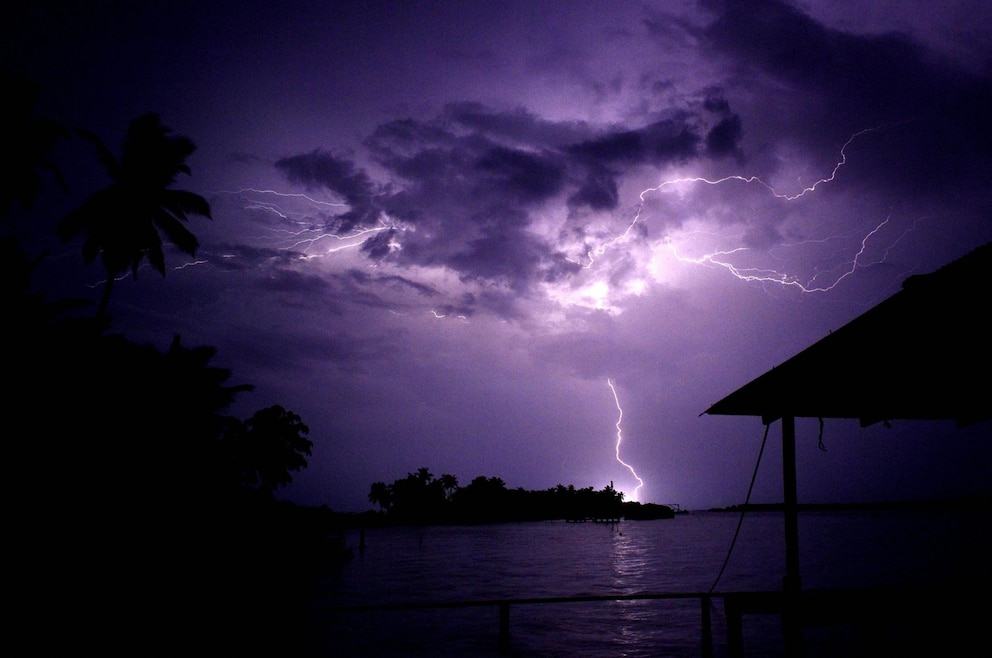 Über dem Lago Maracaibo in Venezuela toben fast jede Nacht heftige Gewitter. Der Ort steht deshalb sogar im Guinnessbuch der Rekorde