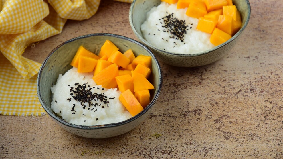 Das traditionelle Dessert aus Thailand schmeckt auch aus der eigenen Küche