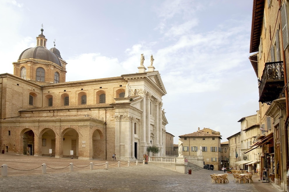 Piazza della Rinascimento, Urbino