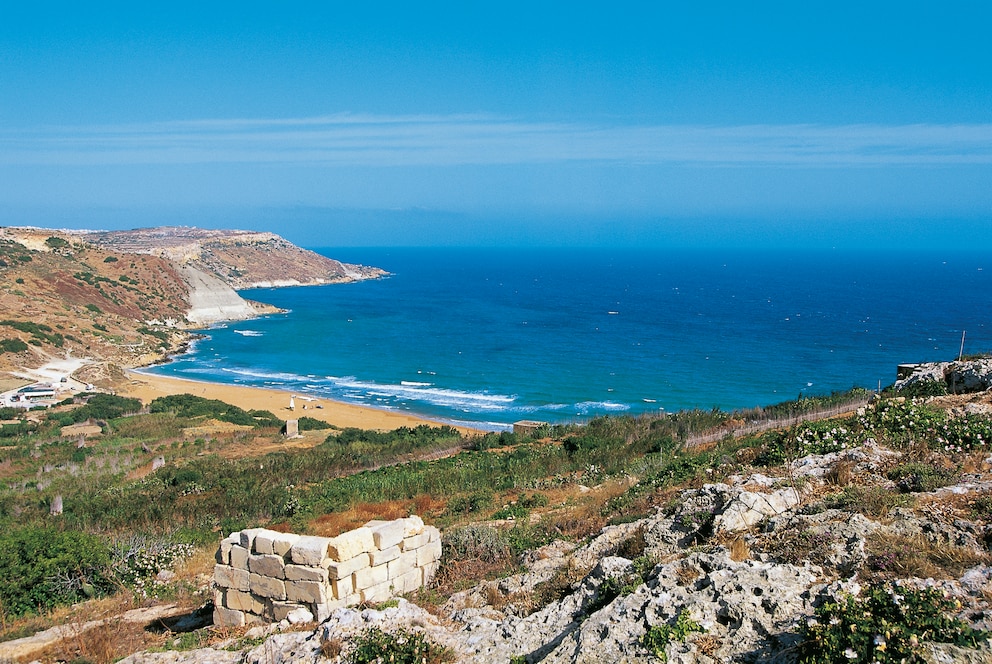 Blick auf die Bucht Ramla Bay von Gozo