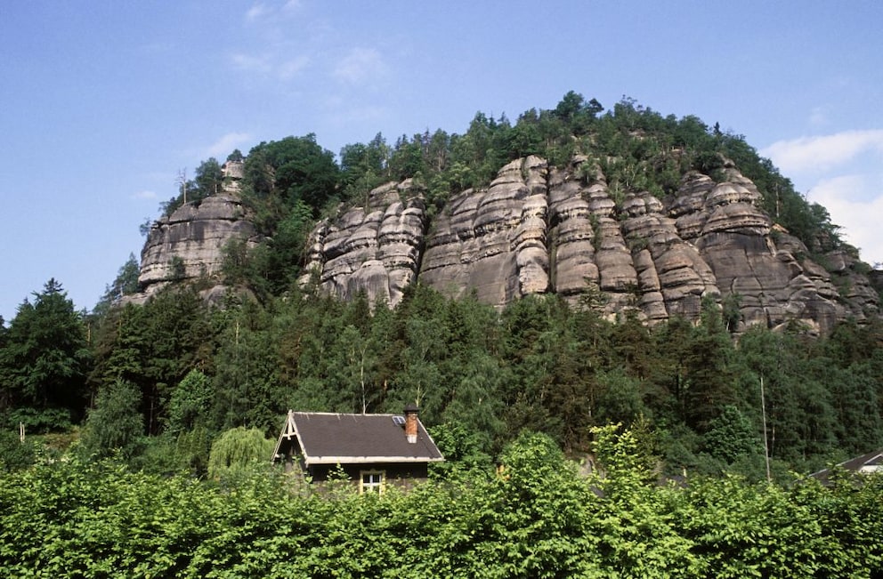 In Oybin, the narrow-gauge railway ends. The town is spectacularly located on the edge of a mountain.