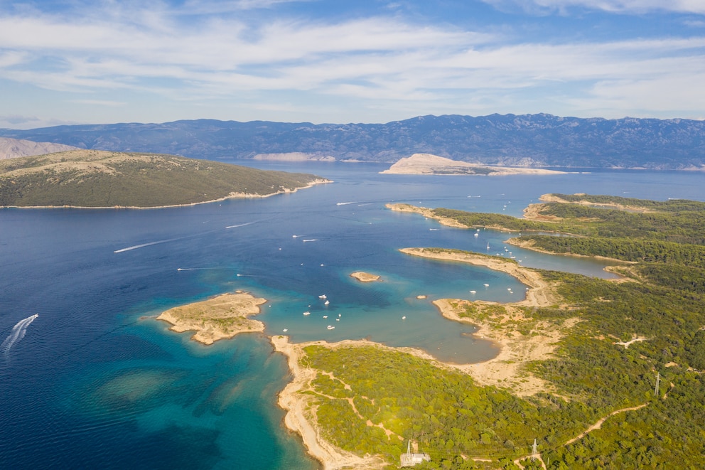 Der Strand auf Platz eins befindet sich auf der Insel Rab 