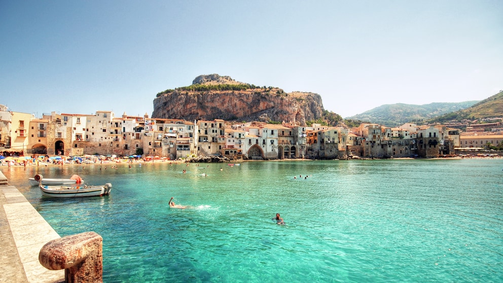 Einer der schönsten Strände Italiens aus Sicht der Einheimischen findet sich in Cefalù