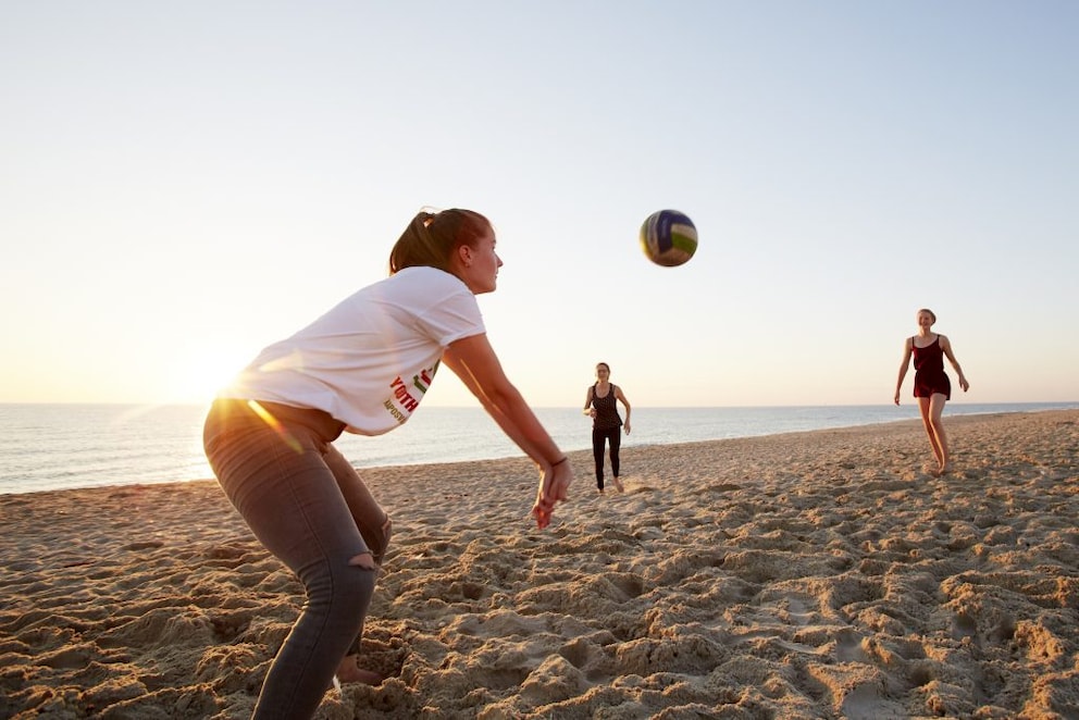 Lose Weight on Vacation–Volleyball on the Beach