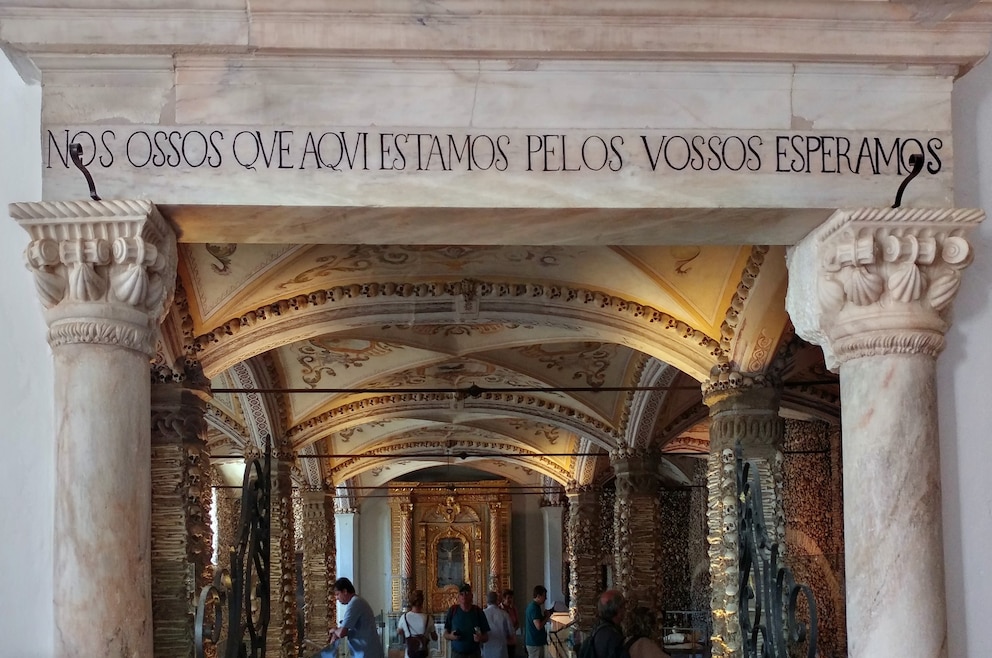 Capela dos Ossos