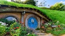 In solchen Höhlen hausen in den Verfilmungen der Tolkien-Bücher die Hobbits. In Matamata ist die Kulisse heute eine Touristen-Attraktion.