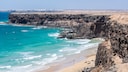 Fuerteventura: Sandstrand, türkises Meer und vulkanische Felsen