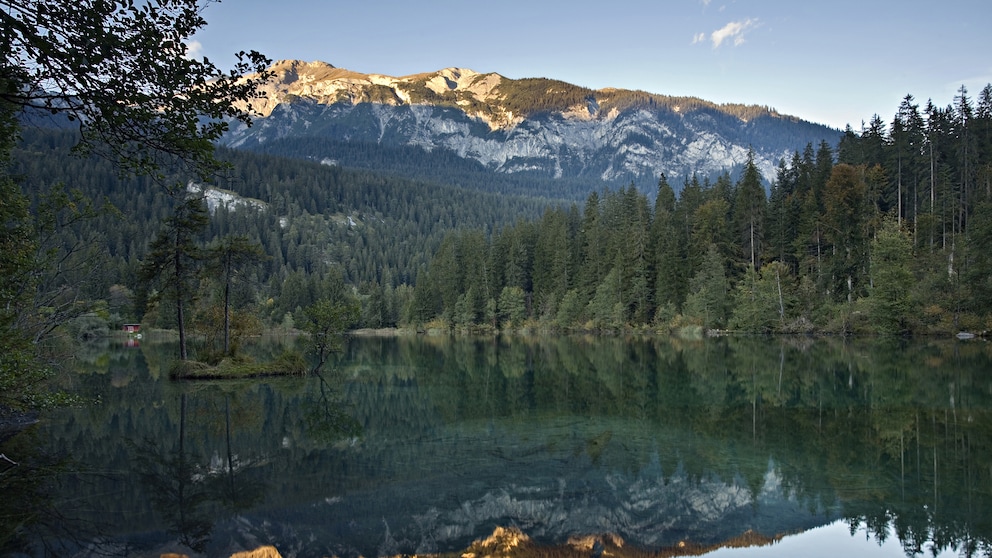 Der Crestasee ist einer der schönste Bergseen der Schweiz