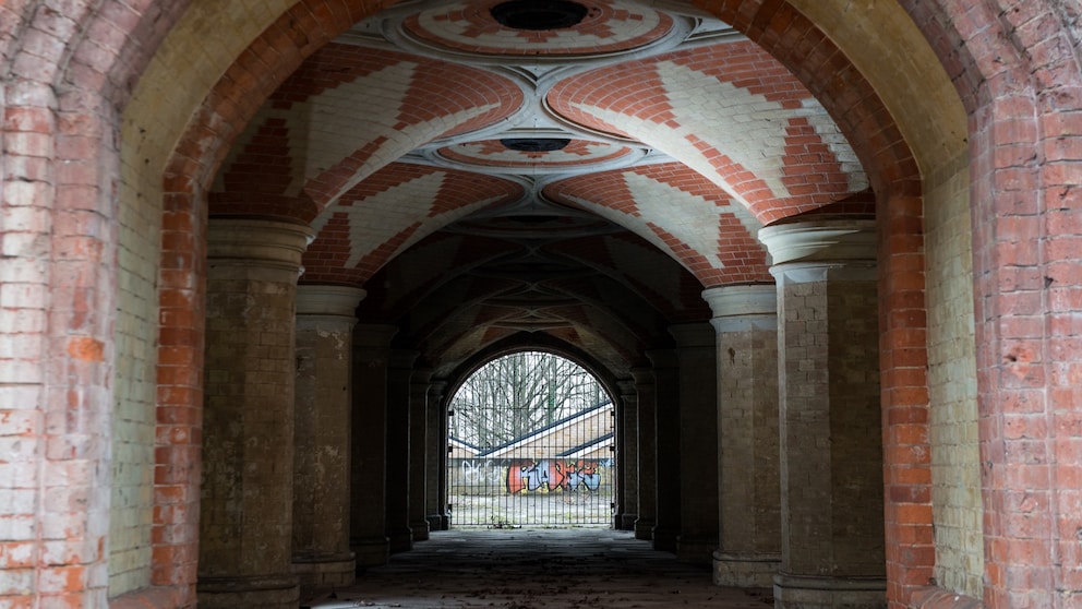 Crystal Palace Subway