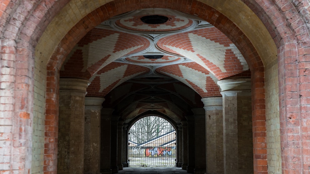 Crystal Palace Subway