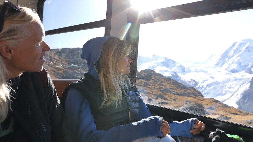 Die Gornergrat Bahn in der Schweiz auf ihrer Fahrt von Zermatt zum Gornergrat