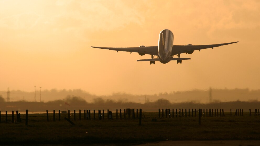 Flugzeug Start Lufthansa Maschine