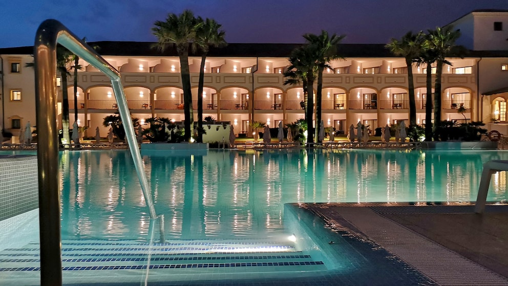 Die Worte „günstig“ und „5-Sterne-Hotel“ kommen selten in einem Satz vor. Wir trauen uns heute und verraten Ihnen, in welchen 5-Sterne-Hotels Sie am günstigsten nächtigen können.