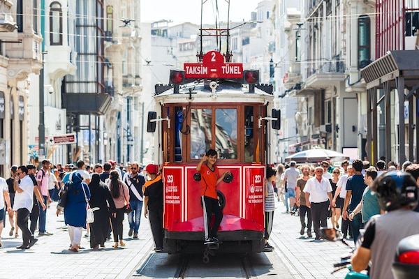 The Rote Straßenbahn in Istanbul