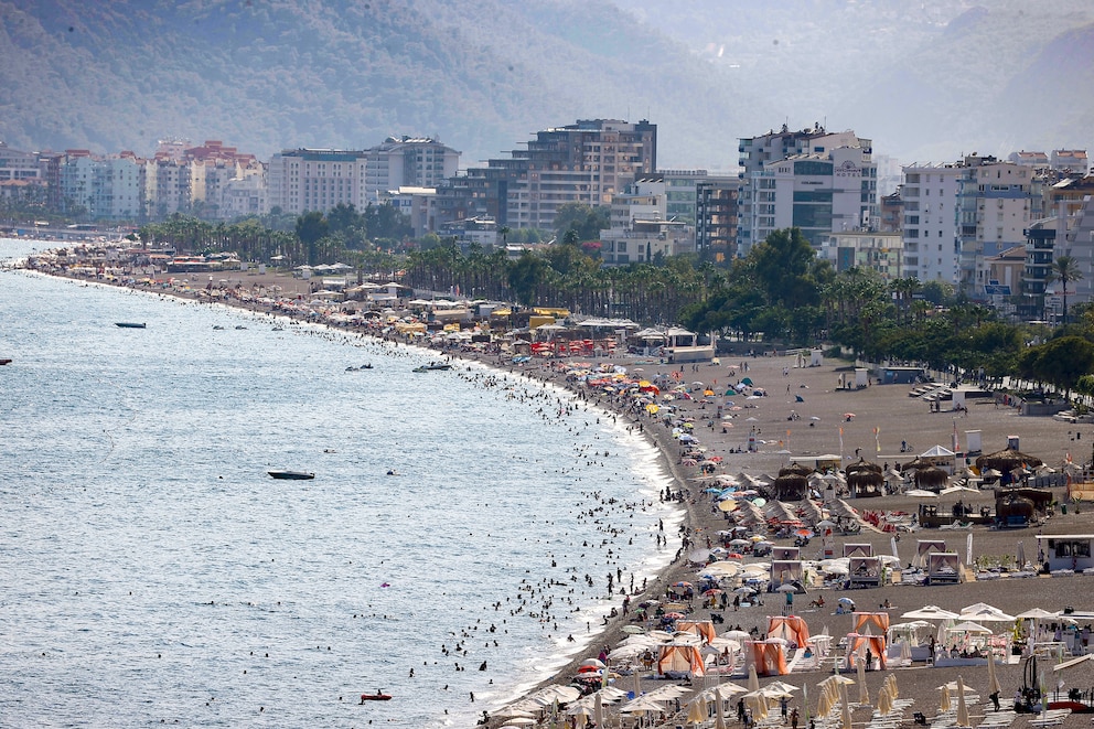 Der Konyaalti Beach ist sieben Kilometer lang und damit der längste  Strand der Stadt
