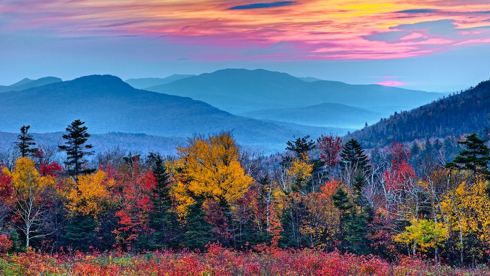Indian Summer New Hampshire, USA