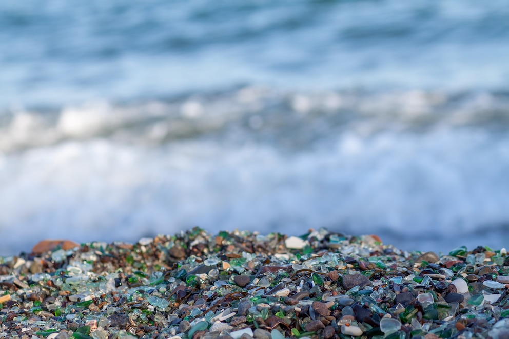 Die vermeintlichen Edelsteine der Ussuribucht sind in Wahrheit von der Kraft der Natur abgeschliffene Glasstücke