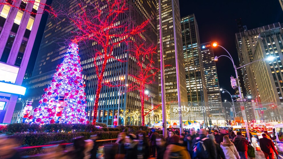 Fliegen Sie mit Condor nach New York und genießen Sie die besondere weihnachtliche Atmosphäre der Stadt.