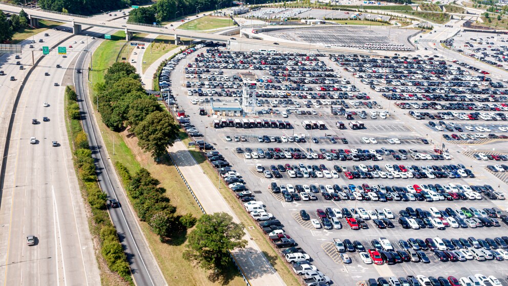 Am Flughafen zu parken kann teuer werden